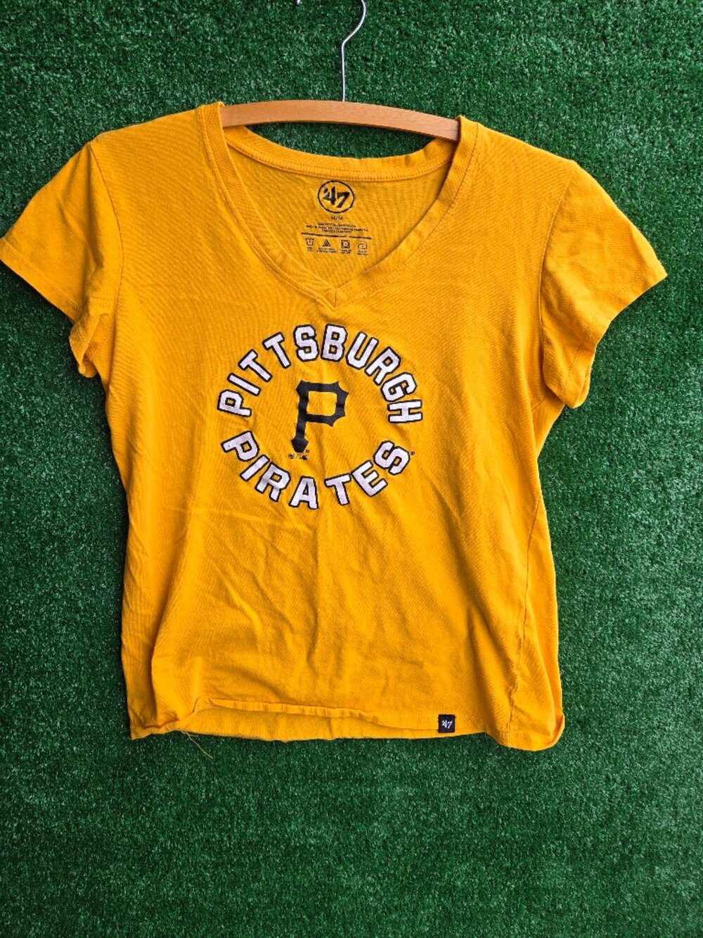 MLB Pittsburgh Pirates baseball V-neck t-shirt